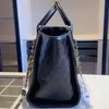 Designer Tote Bag 2024 New big tote bag High Capacity Bag Fashion Beach Bag Classic Shopping Bag One Shoulder Handheld Women Bag