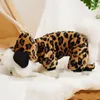 Hundkläder Fashionabla Cow Print Pet Jumpsuit Leopard vintervärme med plysch öronhatt snygg för väder