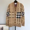 Pulls de créateurs de cardigan designer chasqueurs Plaid à plaids à manches longues en laine de laine V Vandes de tricots en laine V Volate des femmes Cardigan Loose