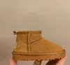 uggskid Mini Classic Warm Kids Stivali Snow Ultra Bambino Scarpe da bambina Pelliccia invernale Fluffy Baby Kid Youth Boot Castagno Nero Pantofole Tasman YU1130