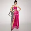 Повседневные платья Zabrina, атласное элегантное длинное платье на одно плечо с вырезом на талии, сексуальный халат с высоким разрезом, 2023, тонкий халат с кисточками на к...