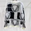 Kvinnors tröjor Designer B Knittad V-hals Mohair Cardigan Loose and Lazy Style Korean Gentle Women's Coat 2023 Winter New 1L2O