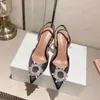 Luxury Designer Woman Sandals Włochy Amina Muaddi Czarna satyna Begum Sling Obcasy Begum Crystal broszka Pumki Kobiet Kubki Winowe Obcasy Buty Buty 35--42 Aaakkk