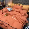 Vierteiliges, mattiertes Bettlaken und Bettüberzug aus schwarz gewaschener Baumwolle mit leichtem, luxuriösem und hochwertigem Gefühl, im Sommer nackt zu schlafen