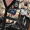 Herrtröjor Full Graffiti Jacquard Wacko Maria V-Neck Cardigan Men Kvinnor 1: 1 Stickad tröja Rappa inuti taggen