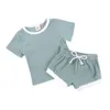 Completi di abbigliamento All'ingrosso Storie per bambini estivi nati Ragazzi e ragazze T-shirt Pantaloncini Set 2 pezzi Abbigliamento per bambini Rib TopBloomer 230410