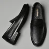 Scarpe eleganti Mocassini Uomo Mocassino Scarpe basse in pelle Scarpe casual Slip-On Scarpe da guida da passeggio Scava fuori Scarpe italiane Vera pelle di lusso 231109