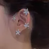 Orecchini a cerchio Clip per orecchio a farfalla in metallo placcato oro senza piercing per le donne Gioielli da sposa con clip per polsini in zirconi scintillanti