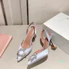 Sandálias femininas de designer de luxo Itália Amina Muaddi Saltos pretos de cetim Begum Sling Begum Crystal Broche Slingback Pumps femininos Wine Cup Heels chinelos Sapatos 35--42