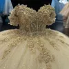 2023 Quinceanera Dresses Gold Off Off Off Shoulder Speecined Lace Sequins Aptique Crystal Bead