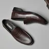 Scarpe eleganti Mocassini Uomo Mocassino Scarpe basse in pelle Scarpe casual Slip-On Scarpe da guida da passeggio Scava fuori Scarpe italiane Vera pelle di lusso 231109