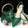 Sapato feminino de salto alto para festa, cheio de diamantes, tamanho grande 42 43, combinado com o mesmo design, bolsa balde dourada 231115