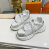 Mode lyxiga sneaker försvarare designer casual sko äkta läder märke sneakers kvinna tränare löparskor ess stövlar av varumärke W441 007