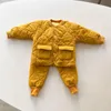 Zestawy odzieży Dzieci cukierki KOLOR KOLOR GRUBY Płaszcz ciepła wyściełana kurtka luźna wygodna miękka bawełniana stóp do spodni dla dzieci zima 231109