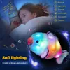 Plush Light - Up Toys 33 cm LED Musical Rainbow Fish Sched Śpiewanie Pluszowe zabawki Zwierzęta Ryba Doll Kołysanie Prezenty urodzinowe dla dzieci Luminous 231109