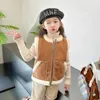 チョッキの子供の厚いベスト秋の冬の子供用屋外服の女の子パッド入り温かいファッションレザーコットンジャケット2 6年231109