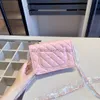 Schoudertassen Totes 2023 Populaire Fasion andbag Designertas van luxe materiaal Roze diamantborduurwerk Metalen tas Wealt Bag Walletstylishdesignerbags