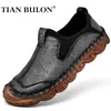 Äkta läder män casual skor handgjorda lyxiga män loafers mockasins andningsbara slip-on mens körskor zapatos de hombre