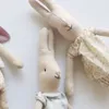 Plush dockor Tiny Bunny Cotton Linentoys Sloothing Toy For Baby Shower Present Premium Handgjorda pojke tjejduk Rabbit Plusie 230410