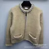 Kvinnors tröjor Designer CE Heavy Industry Diamond Inbäddning Mohair stickad Cardigan 23 Nytt Sweet Temperament Plush Short Coat Women Pw0l