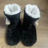 Zapatillas Inicio Slipper Botas Invierno Cálido Fuzzy Interior Bola de piel Contton Peluche Antideslizante Agarre Mullido Zapatos de piso femenino Flat Ladies 231110