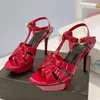 Ny hyllning vävd plattform pumpar sandaler stilletto klackar kvinnors lyxdesigners patent läder ensam kväll bröllop fest högkvalitativ skor fabrikskor