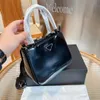 2023 haute qualité Designers sacs femmes carré sac à main grande capacité dame portefeuille exquis cuir verni noir unique épaule Messenger sac styles bon agréable