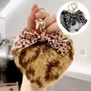 Creativo peluche amore cuore portachiavi fascino pesca cuore portachiavi Ins popolare adorabile ciondolo multicolore accessori portachiavi