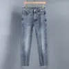 Herr jeans vår sommar tunt denim smal fit europeisk amerikansk high-end märke små raka byxor qk9912