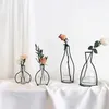 花瓶レトロアイアンラインテーブル花花瓶ポット飾り金属植物ホルダー北欧スタイル花瓶の家庭庭園装飾ウェディングP230411