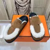 Autumn Winter Flat Bottom Slippers Luxury Designer Classic Brand Letter Sign Fluffy Slippers Fashion Teddy Wool Warm Slingback Non Slides Ladies House Slipper