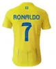 23 24 Novo estilo Al Nassr FC Ronaldo Camisa de futebol Homens Kit Uniforme Amarelo CR7 Meninos Camisa de futebol Benzema Home e Away Fans Player Versão Jersey 2023 Arábia Saudita Crianças