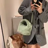 Sacos de noite Inverno Macio Fluffy Faux Fur Bag Mulheres Cor Sólida Bolsa De Pelúcia Casual Zipper Fuzzy Square Travel Street Messenger Bolsa 231110