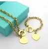 Lyxvarumärkesdesigner Heart Pendant Necklace Armband 2st Set Set av hög kvalitet rostfritt stål mode charmarmband halsband för par mäns och kvinnors