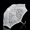 Blanc femmes dentelle bâton parapluie mariée mariage photographie accessoires artisanat parapluie Parasols H23-74