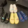 Kleine wierook Regenboogletter Buckle Cowhide Slippers 2023 Nieuwe dikke bodem buiten Vleding Alles Casual Beach Sandals Mannen en vrouwen met dezelfde stijl