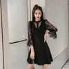 Casual Kleider Herbst Stil Koreanische Mode Frauen Spitze Rüschen Aushöhlen Schwarz Schlank A-Linie Abendgesellschaft Perspektive Vestidos