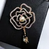 Pins Brooches Luxury No 5 Pearls Crystal Brooches Flower Broach Jewelry For Women Korea Jewlery Style Lapel 230411