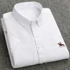 Chemises décontractées pour hommes Été Oxford Coton Hommes Chemise À Manches Courtes Blanc Social Chemise Casual Solide Formel Confort Boutonné Travail Officiel Robe Chemise 230411