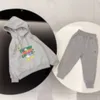 2023 Nova moda roupas esportivas moda infantil meninos meninas conjunto de roupas primavera e outono roupas esportivas crianças estudantes hip hop roupas de rua lã crianças z27