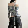 レディースTシャツ女性ファッションプリント長袖Tシャツ秋のスリムフィットストリートワンラインネックオープンバックストレッチ衣装女性Y2Kカジュアル
