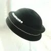 Stingy Brim Hats 2023 Black Wool Hat Womens Basker Autumn Winter Fedora Pearl Elegant Cloche Felt kvinnlig klänning