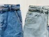 Jeans de créateurs pour femmes Arrivées Taille haute Street Évidé Patch Loewees Décoration brodée Casual Pantalon en denim droit bleu