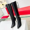 Novas mulheres TAN-GO marca joelho botas de luxo designer clássico metal carta v-fivela apontou salto fino botas de pele carneiro interior zíper moda senhoras tornozelo bota