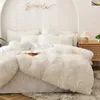 Bedding sets Long Hair Bedding Set Green Mink Flannle Velvet Fleece Duvet Cover Thicken Warm Home Linen 3/4 Heart Cushion Sheet 231110