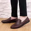 Mocassini da uomo italiani Scarpe da uomo di marca traspirante per il tempo libero Mocassini Scarpe in pelle Scarpe da guida da uomo casual firmate Plus Size 38-46