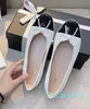 Scarpe eleganti da donna con punta rotonda e ballerina in pelle