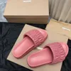 Mode sandaler designers tofflor kvinnor mjuka fårskinn tofflor flip flops eva ensam sommarsemplar metall spänne hållbara tofflor med låda