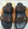 Zwembadkussen Plat Comfort trainer Slippers Reliëfmuiltjes Designer Damesschoenen Slippers nylon Koele zomerslippers Sandalen Wit bedrukt Modieuze glijbaan