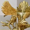 Obiekty dekoracyjne figurki Northeuins amerykańska żywica Golden Eagle Statue Art Animal Model Ornament Home Office Desktop Feng Shui Decor 230411
